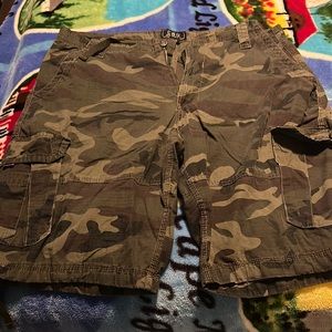 CSG Camo short size 42